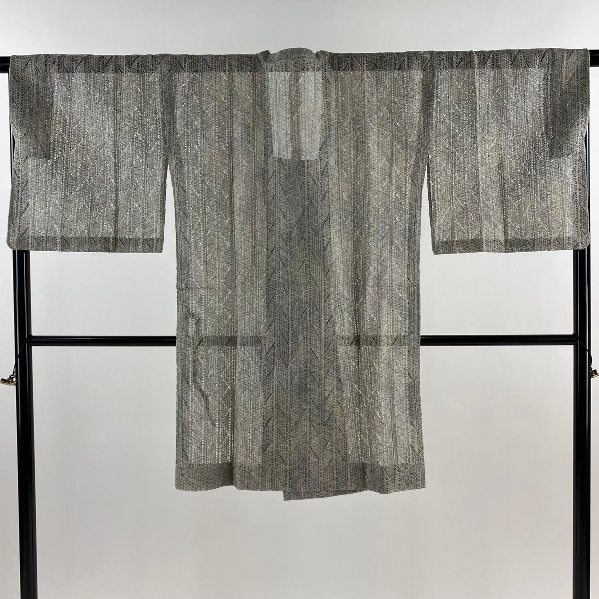 道行 身丈99cm 裄丈71cm L 和装コート 角衿 幾何学模様 灰色 正絹 秀品