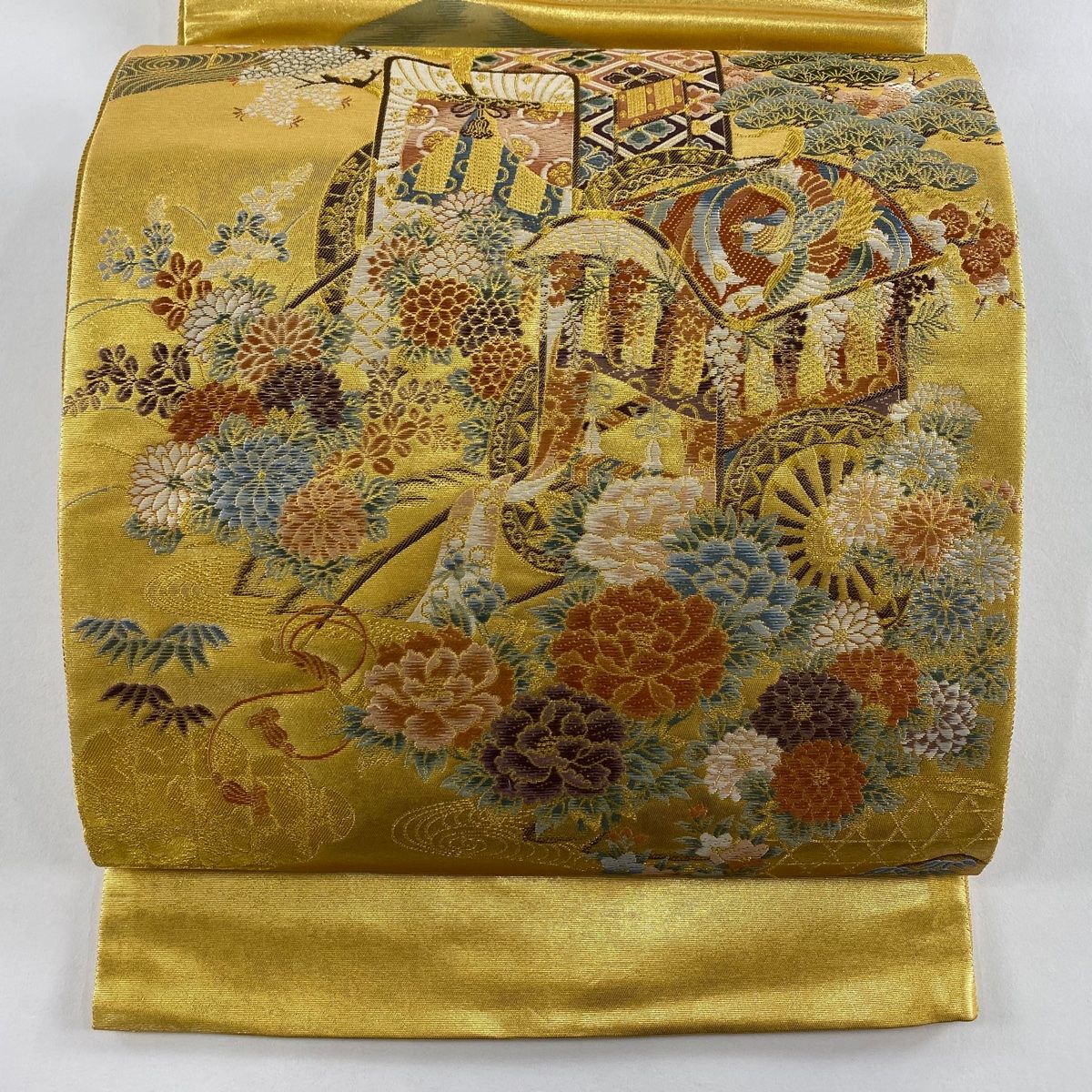 袋帯 秀品 御所車 牡丹 箔 金糸 金色 お太鼓柄 正絹