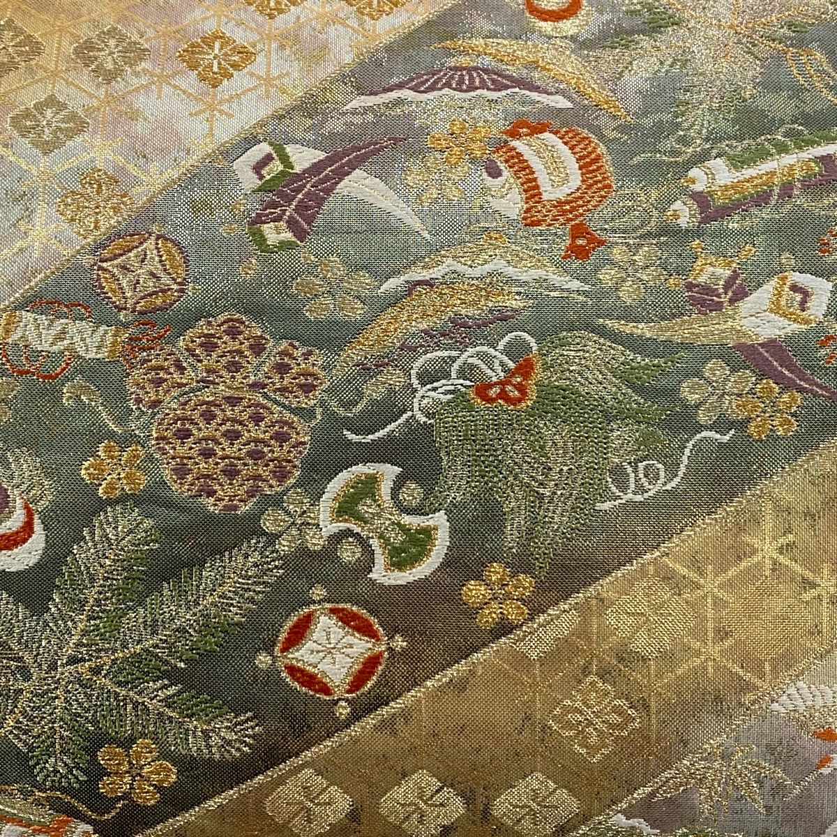 袋帯 秀品 宝尽くし 松竹梅 金糸 箔 金色 六通 正絹