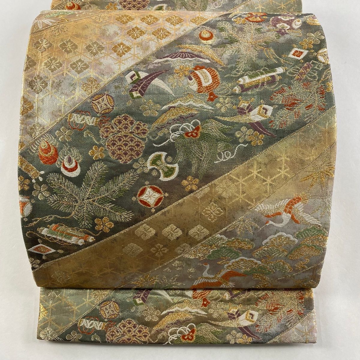 袋帯 秀品 宝尽くし 松竹梅 金糸 箔 金色 六通 正絹