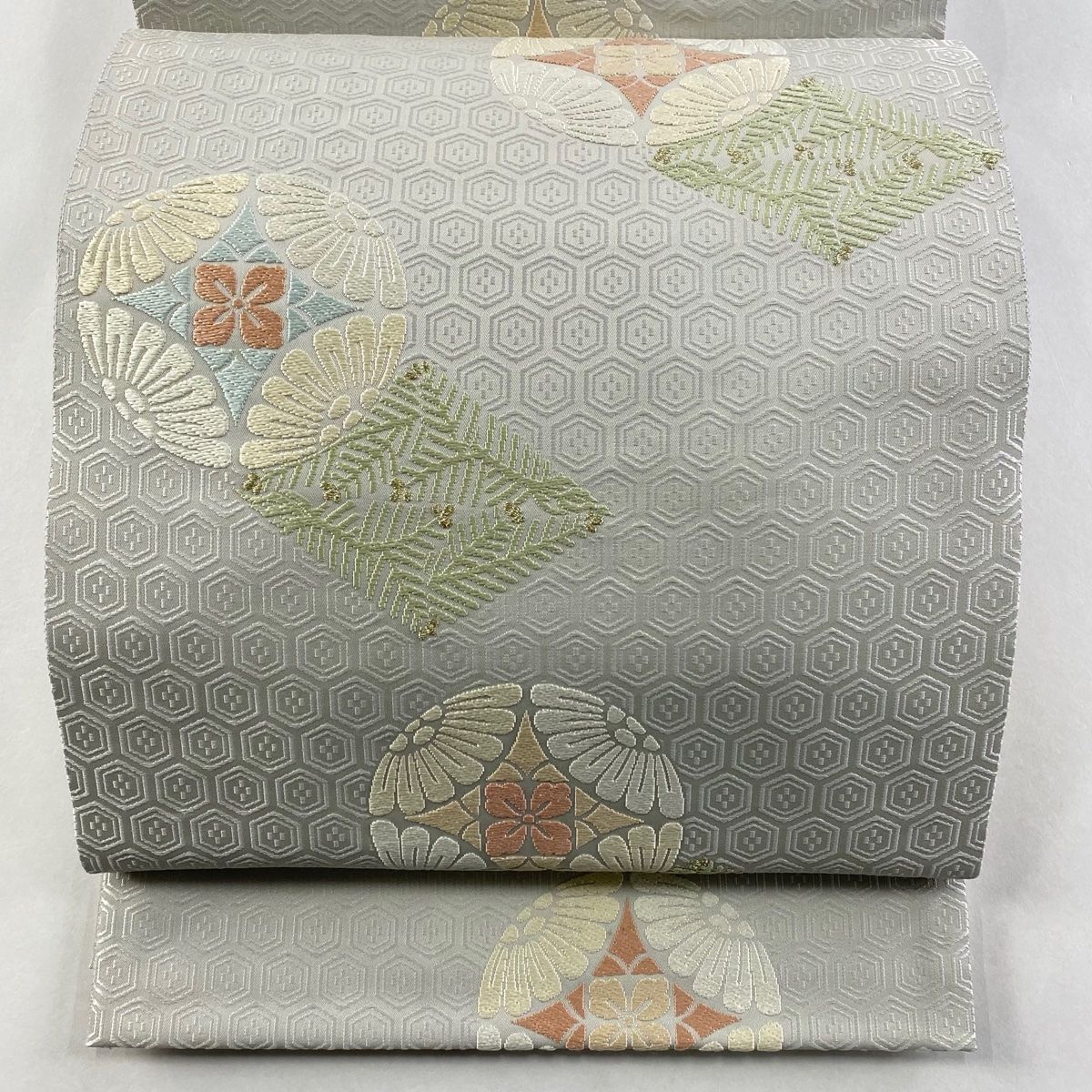 袋帯 秀品 落款 高田倭男 浮線綾文 若松菱 金糸 灰色 六通 正絹