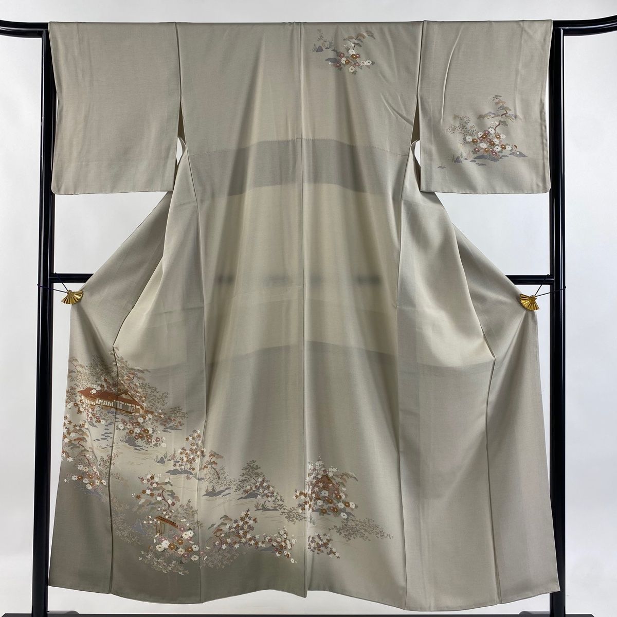 訪問着 身丈153cm 裄丈63.5cm S 袷 松 家屋 金彩 ぼかし 薄茶色 正絹 秀品