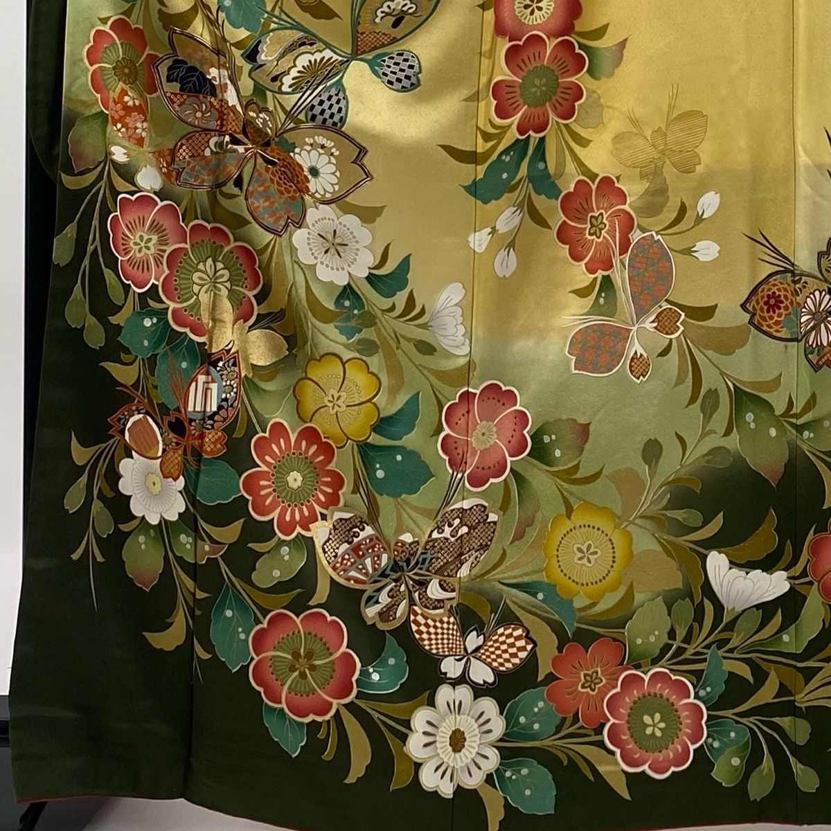振袖 身丈165cm 裄丈67cm M 袷 桜 蝶 金糸 金彩 薄黄土色 正絹 秀品