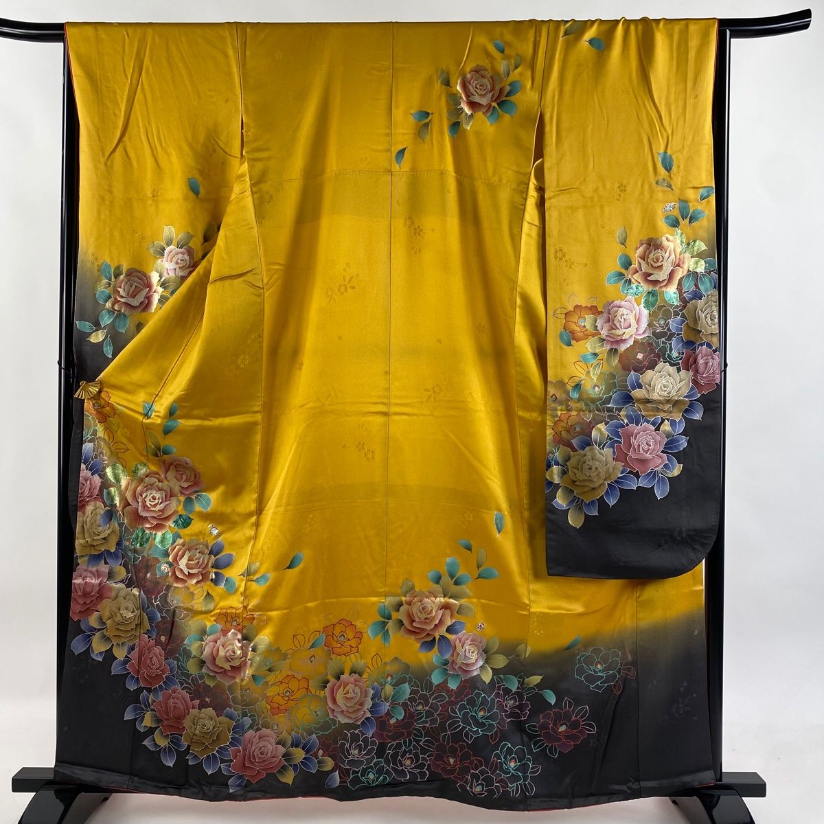 振袖 身丈162cm 裄丈65cm M 袷 薔薇 てんとう虫 金銀彩 染め分け 山吹色 正絹 秀品