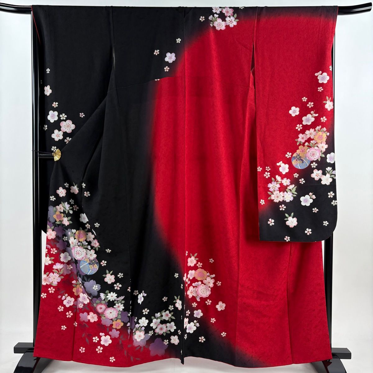 振袖 身丈163.5cm 裄丈67.5cm L 袷 鈴乃屋 桜 鞠 金彩 染め分け 黒 正絹 秀品