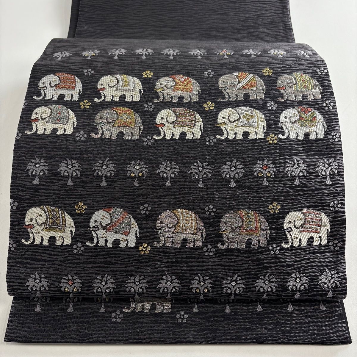 袋帯 西陣織 象 花 金銀糸 黒 お太鼓柄 正絹