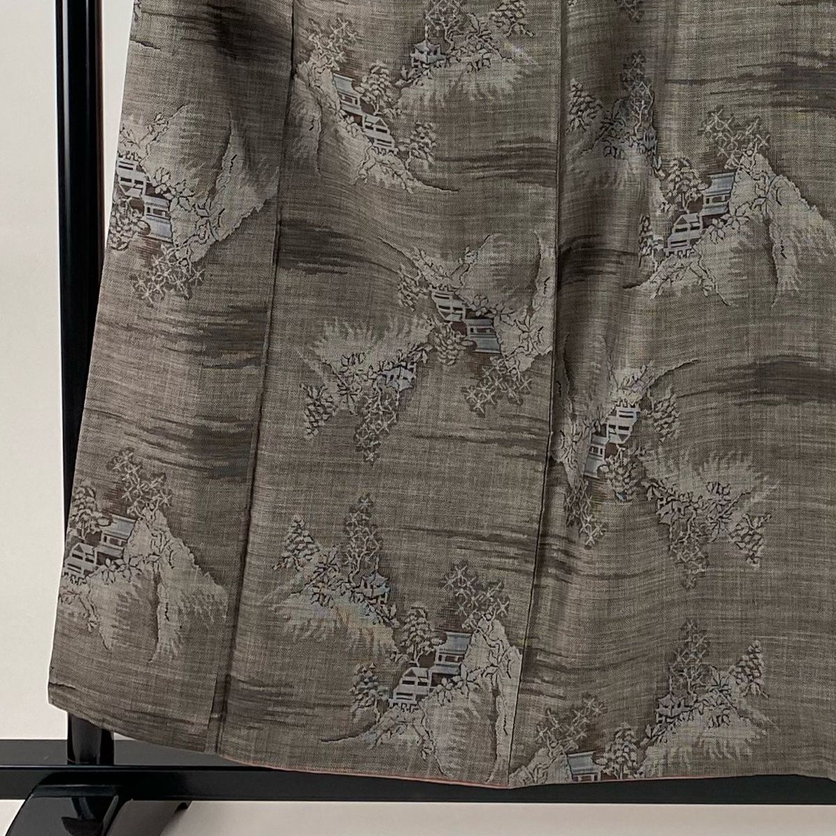 紬 身丈158cm 裄丈63cm S 袷 建物 霞 焦茶色 正絹 秀品