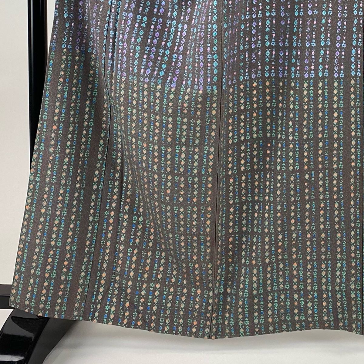 付下げ 身丈163cm 裄丈66cm M 袷 草花 幾何学模様 灰紫 正絹 秀品