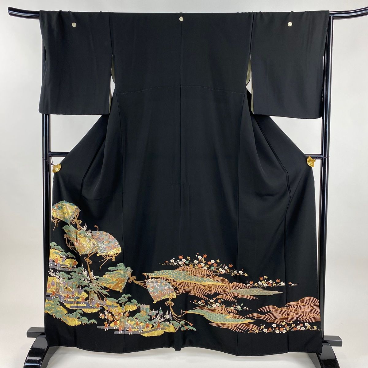 黒留袖 身丈162.5cm 裄丈68cm L 袷 檜扇 人物 相良刺繍 金糸 黒 正絹