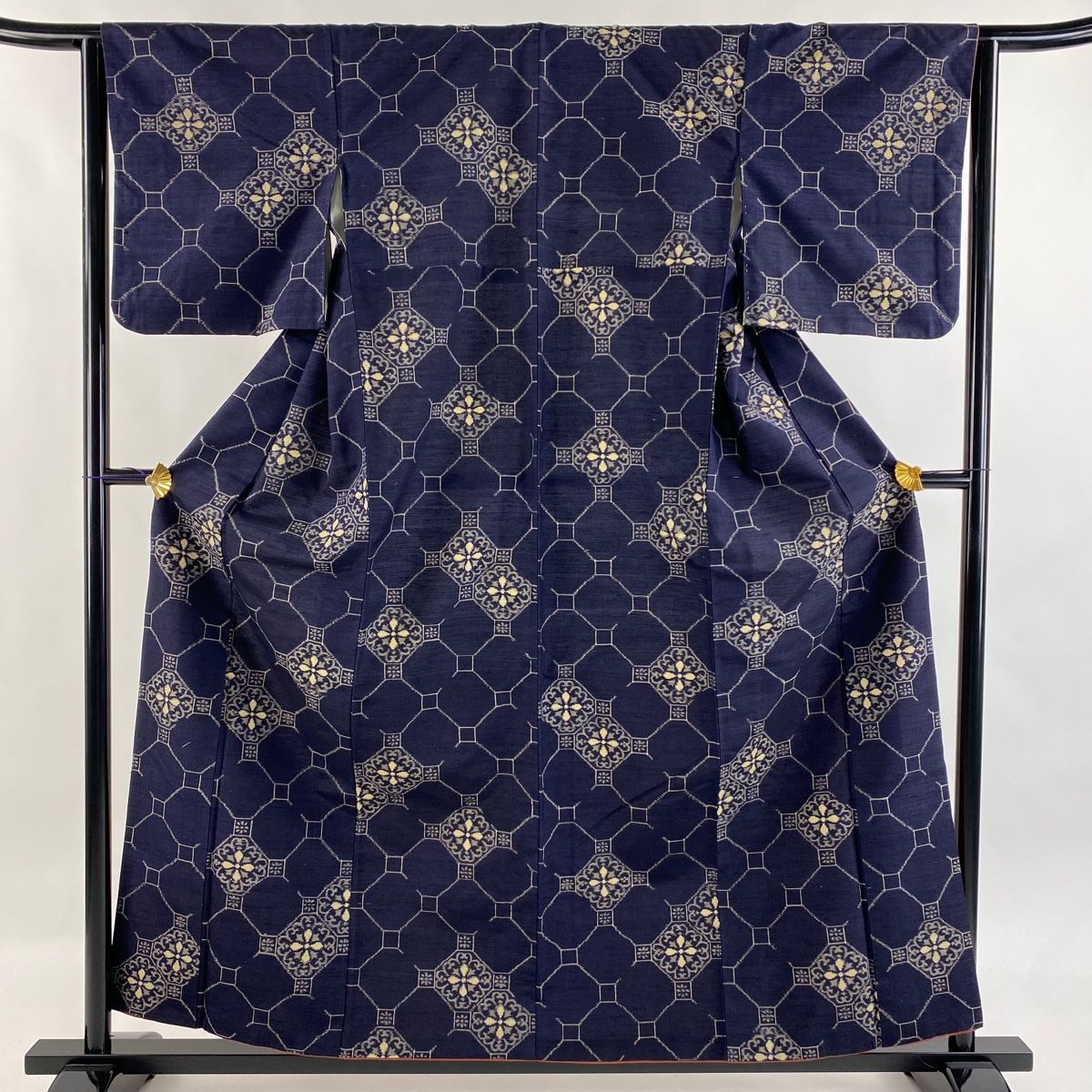 バイセル 着物 優品 反物 大島紬 紺色 亀甲絣 堅牢 証紙 正絹 ☆☆☆ バイセル 着物 優品 反物 本場奄美大島紬 紺 亀甲 正絹 メンズ着物 大島紬