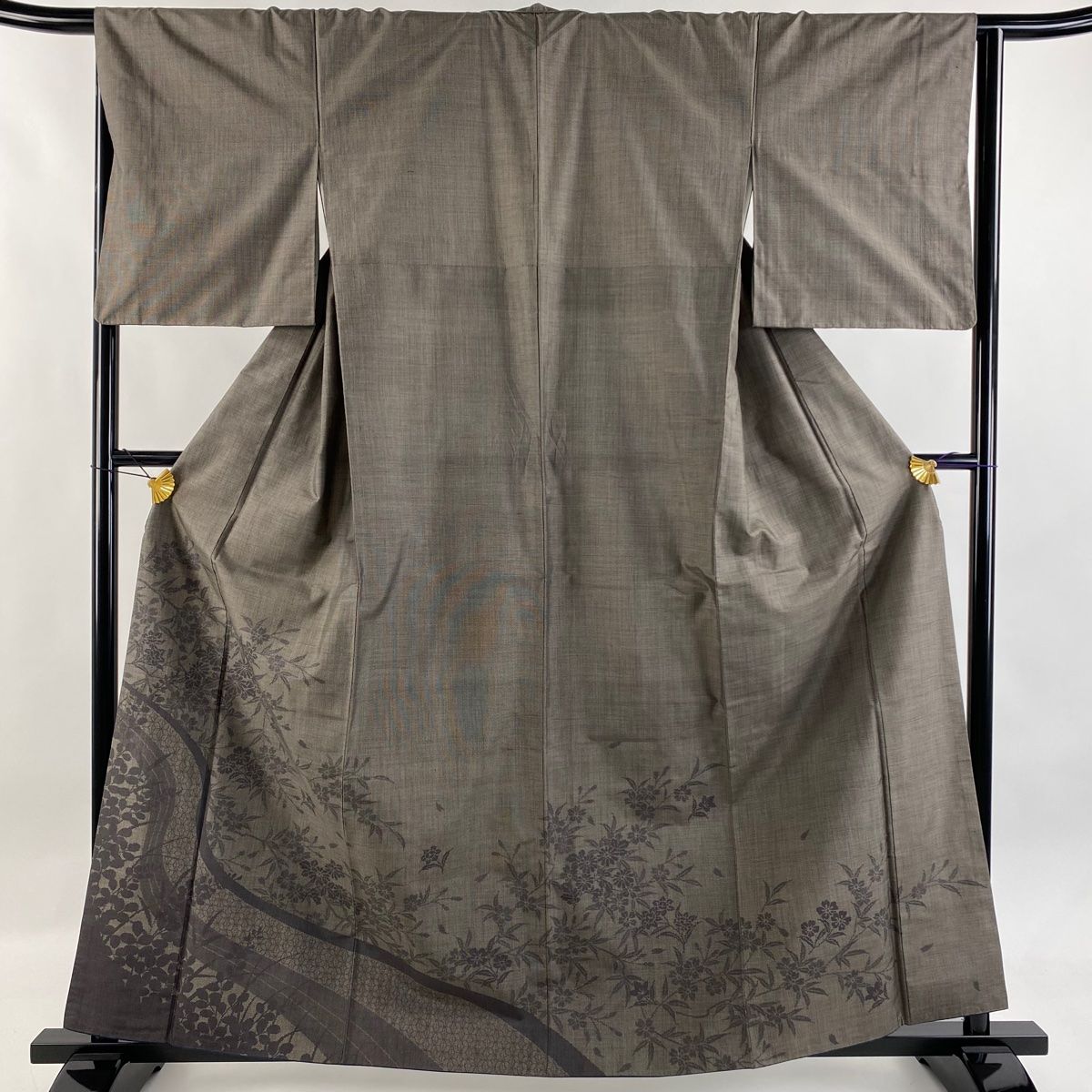 付下げ 身丈161.5cm 裄丈64.5cm M 袷 草花 シルエット 灰茶 正絹 秀品