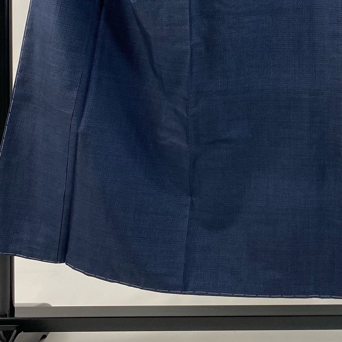 男着物 身丈152 cm 裄丈71 L 袷 紬 亀甲絣 紺色 正絹 秀品