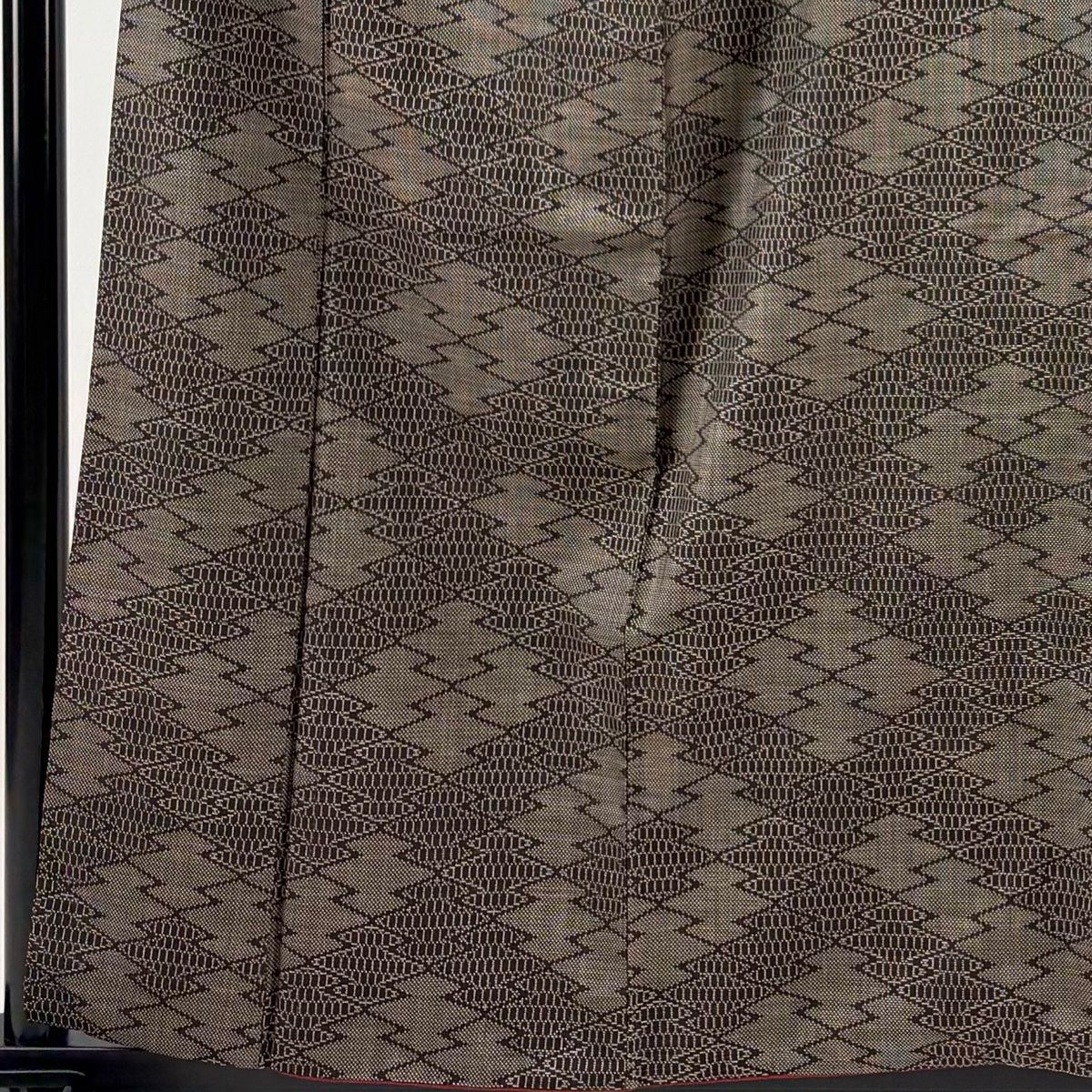 紬 身丈159.5cm 裄丈65cm M 袷 松皮菱 焦茶色 正絹 秀品
