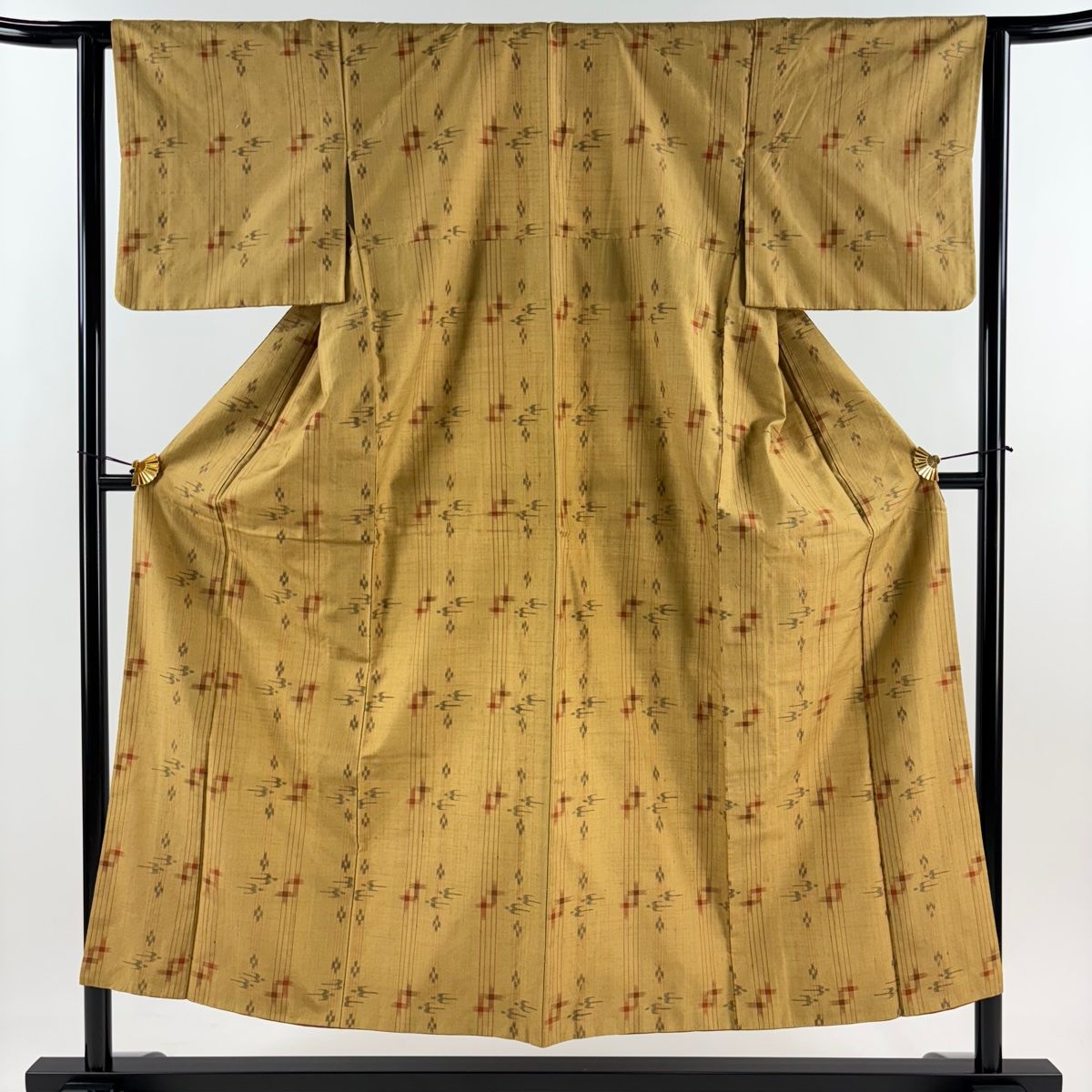 紬 身丈151.5cm 裄丈62cm S 袷 燕 井桁絣 黄土色 正絹 秀品