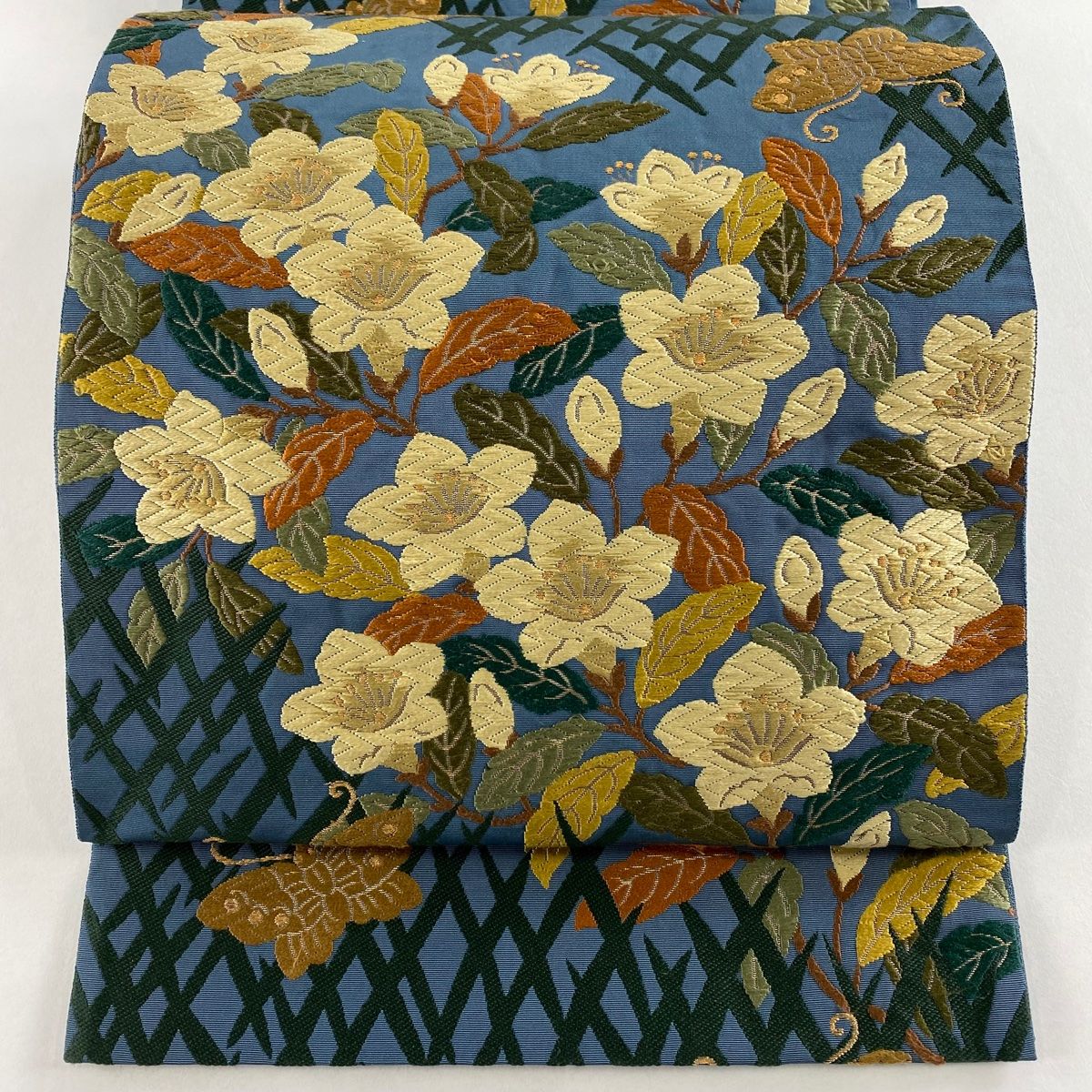 袋帯 名品 草花 蝶 刺繍 金糸 青灰色 六通 正絹 【中古】 - メルカリ