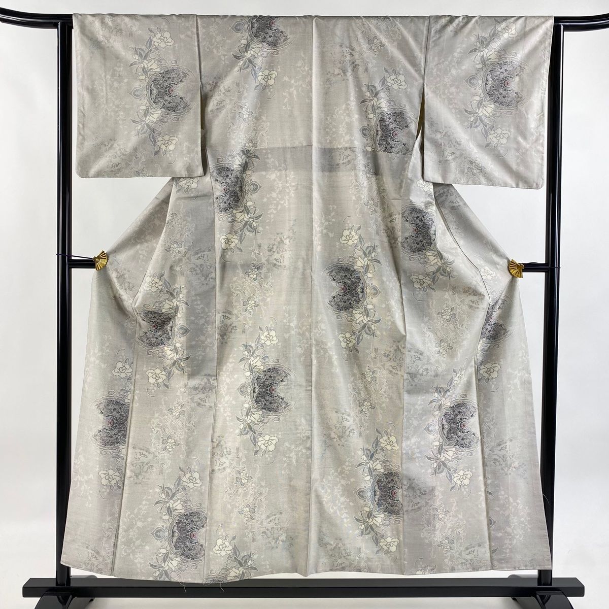 紬 身丈155cm 裄丈62.5cm S 袷 鏡裏文 草花 灰色 正絹