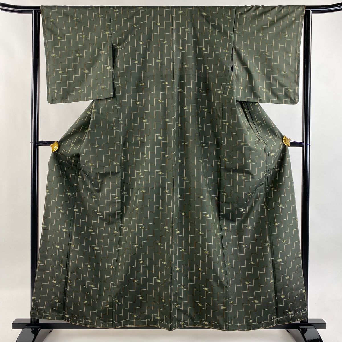 紬 身丈160.5cm 裄丈63cm S 袷 燕 幾何学模様 深緑 正絹