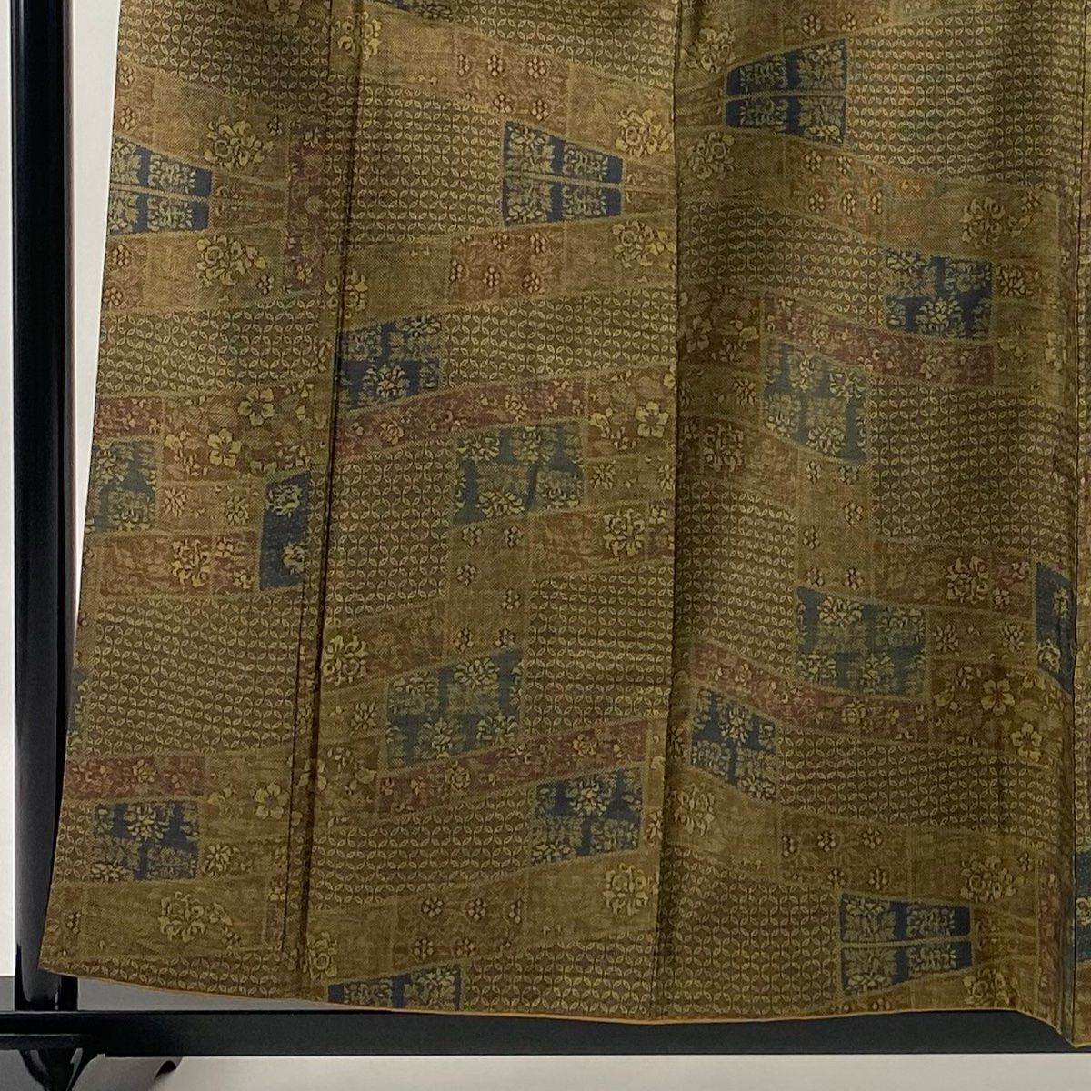 大島紬 身丈160cm 裄丈64cm M 袷 純泥染 証紙 草花 七宝 茶色 正絹