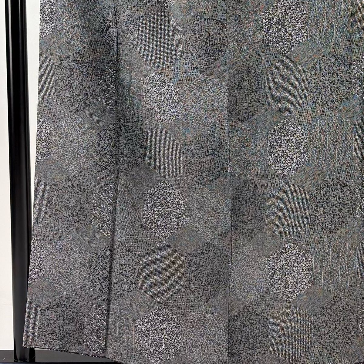 江戸小紋 身丈157cm 裄丈65cm M 袷 やまと 寄せ柄 麻の葉 黒灰 正絹