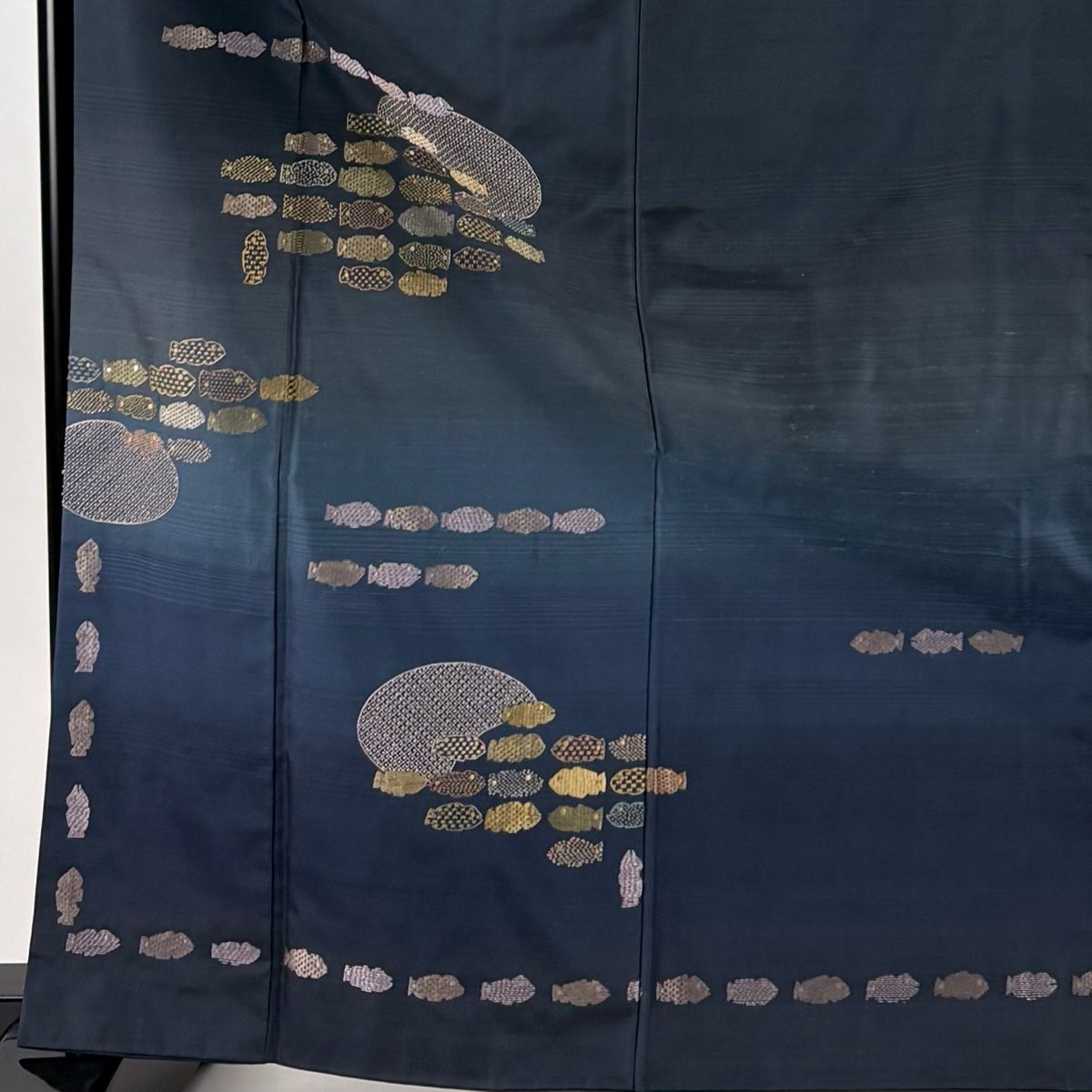 訪問着 身丈167cm 裄丈67cm M 袷 紬地 魚 縞 刺繍 濃紺 正絹