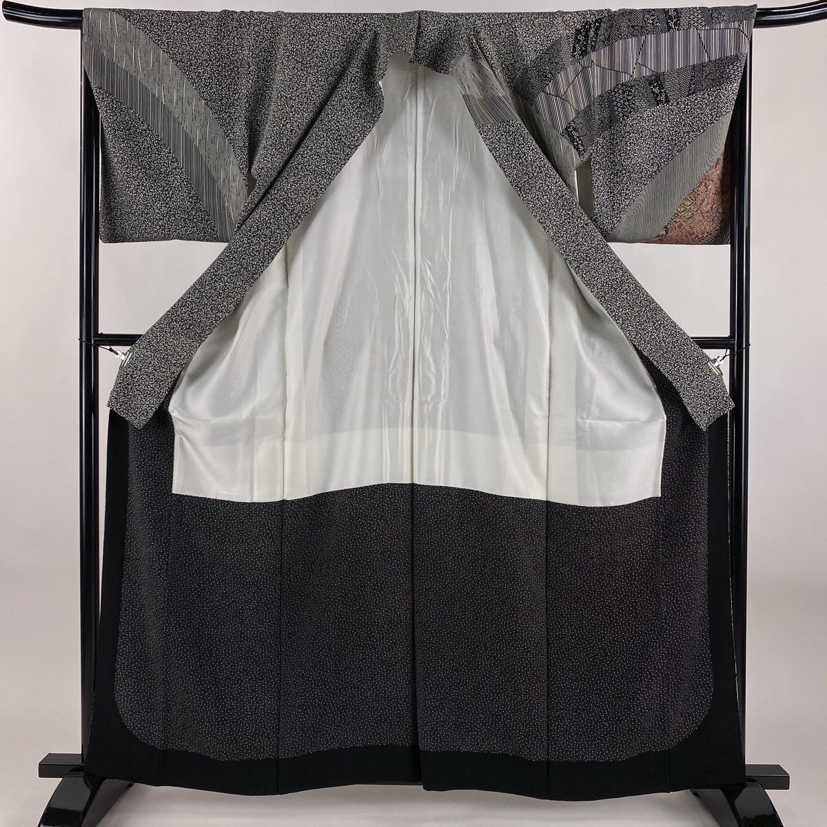 バイセル 着物 美品 名品 訪問着 黒 江戸小紋柄 草花 寄せ柄 流水 正絹 袷 168.5cm Mサイズ ☆☆☆☆ 美品 訪問着 身丈161.5cm 裄丈67cm M 袷 染谷梅治 落款 草花 江戸小