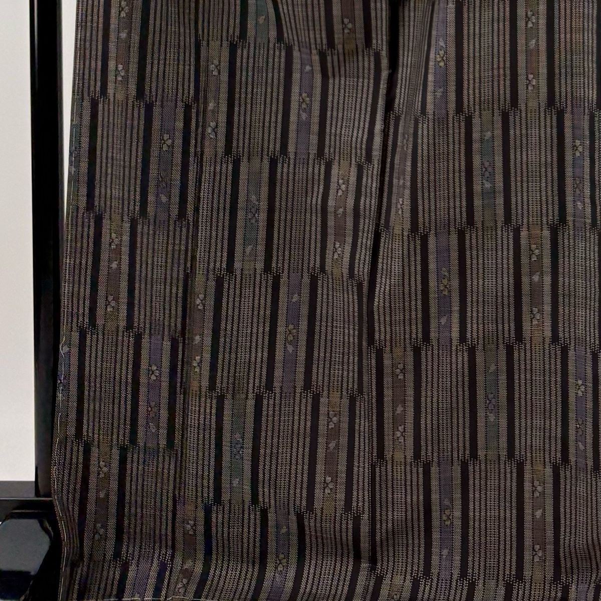 大島紬 身丈172.5cm 裄丈69cm L 袷 純泥染 証紙 桜 縞 焦茶色 正絹