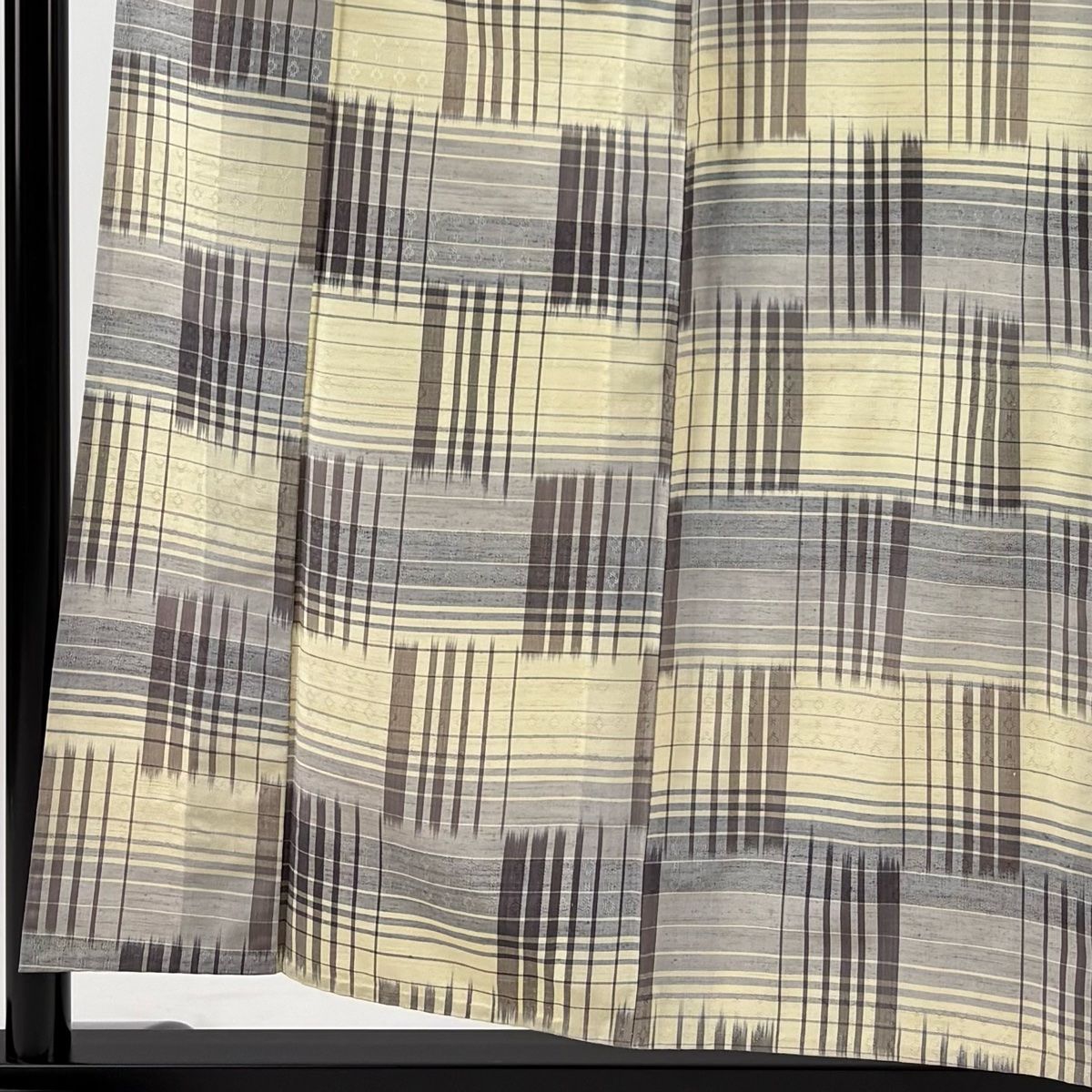紬 身丈157cm 裄丈64cm M 単衣 縞 幾何学 クリーム 正絹