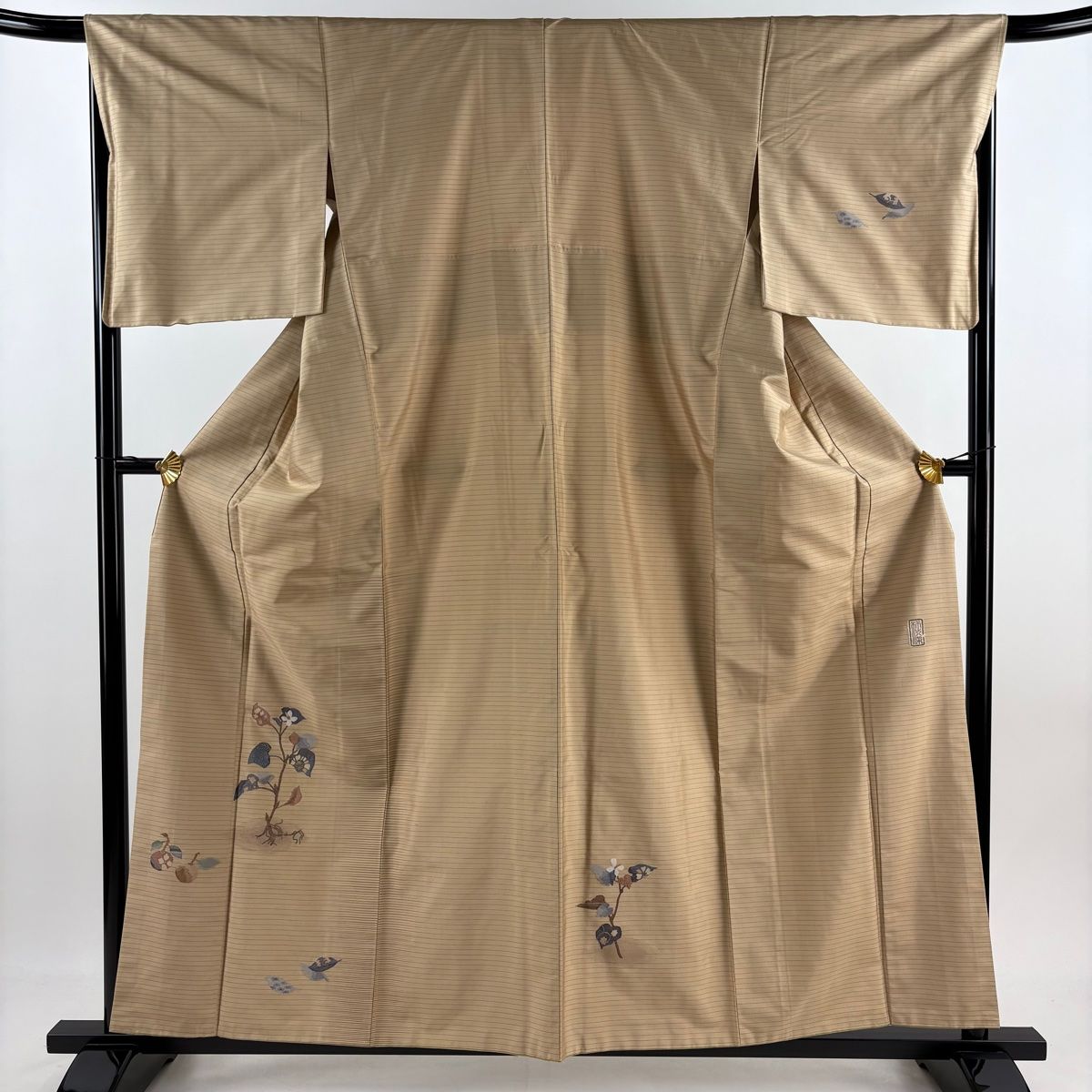 付下げ 身丈158.5cm 裄丈67cm M 袷 紬地 柿渋染 やまと 草花 生り物 刺繍 ベージュ 正絹