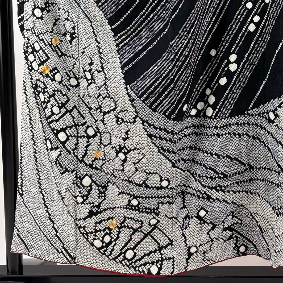 振袖 身丈154cm 裄丈62cm S 袷 片輪車 波 絞り 金糸 黒 正絹