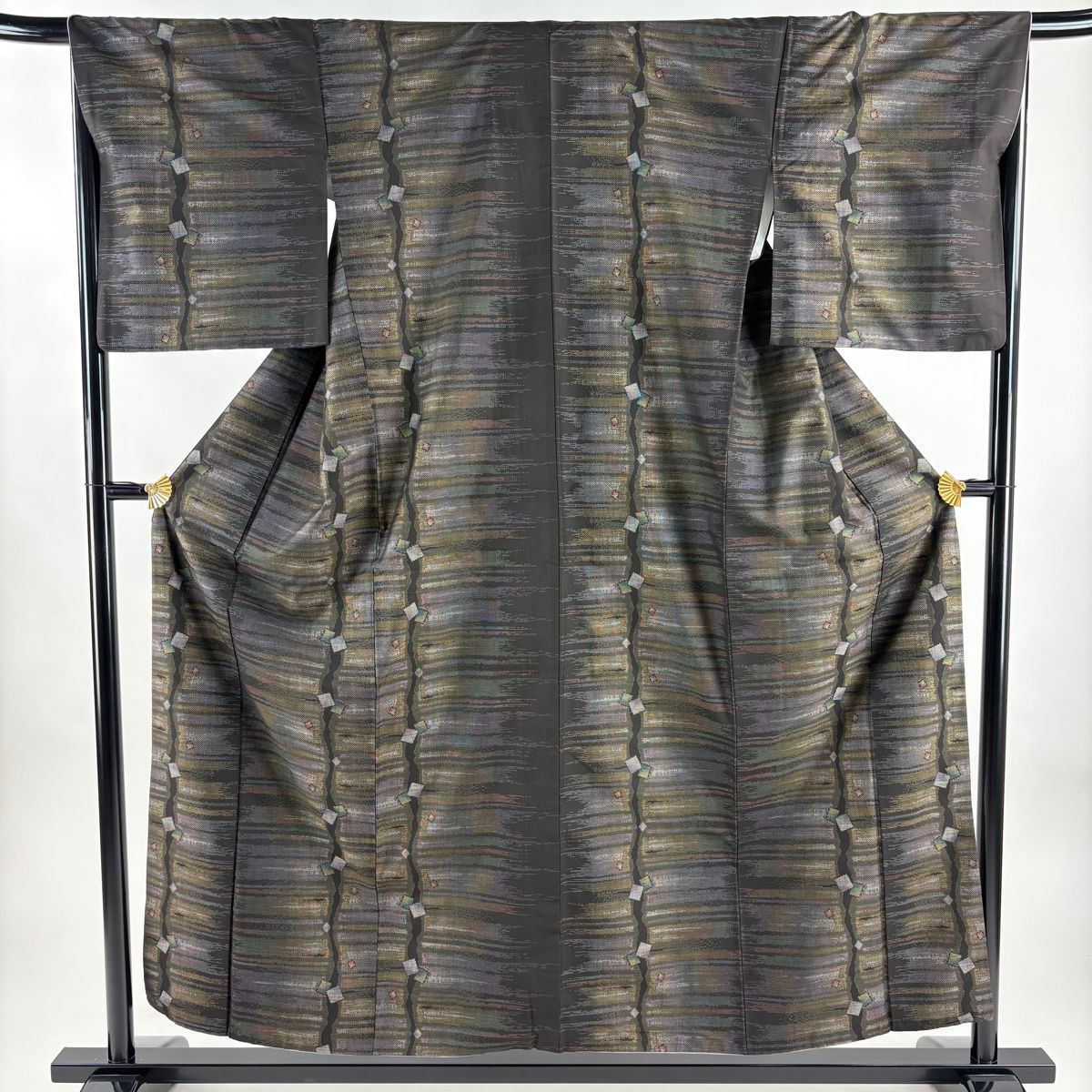 大島紬 身丈155.5 cm 裄丈67 M 袷 純泥染 証紙 縞 幾何学模様 墨色 正絹