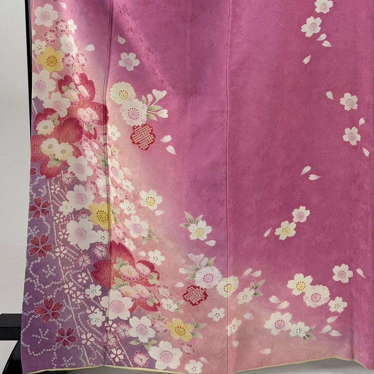 振袖 身丈165cm 裄丈67cm M 袷 桜 花びら 金彩 ぼかし ピンク 正絹