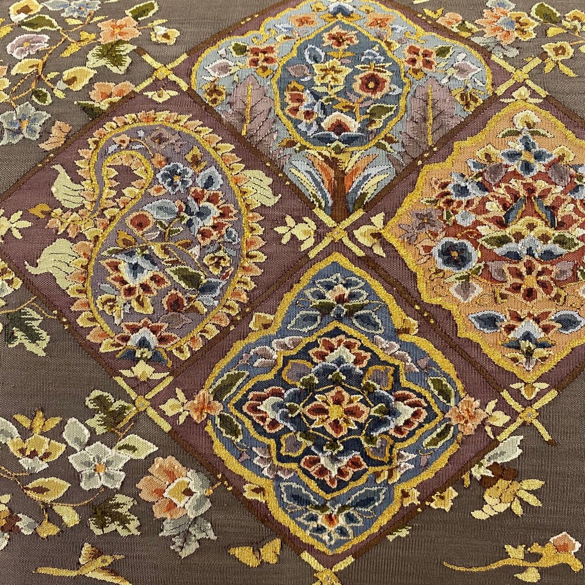 袋帯 綴れ 菱 花鳥 金糸 焦茶色 お太鼓柄 正絹