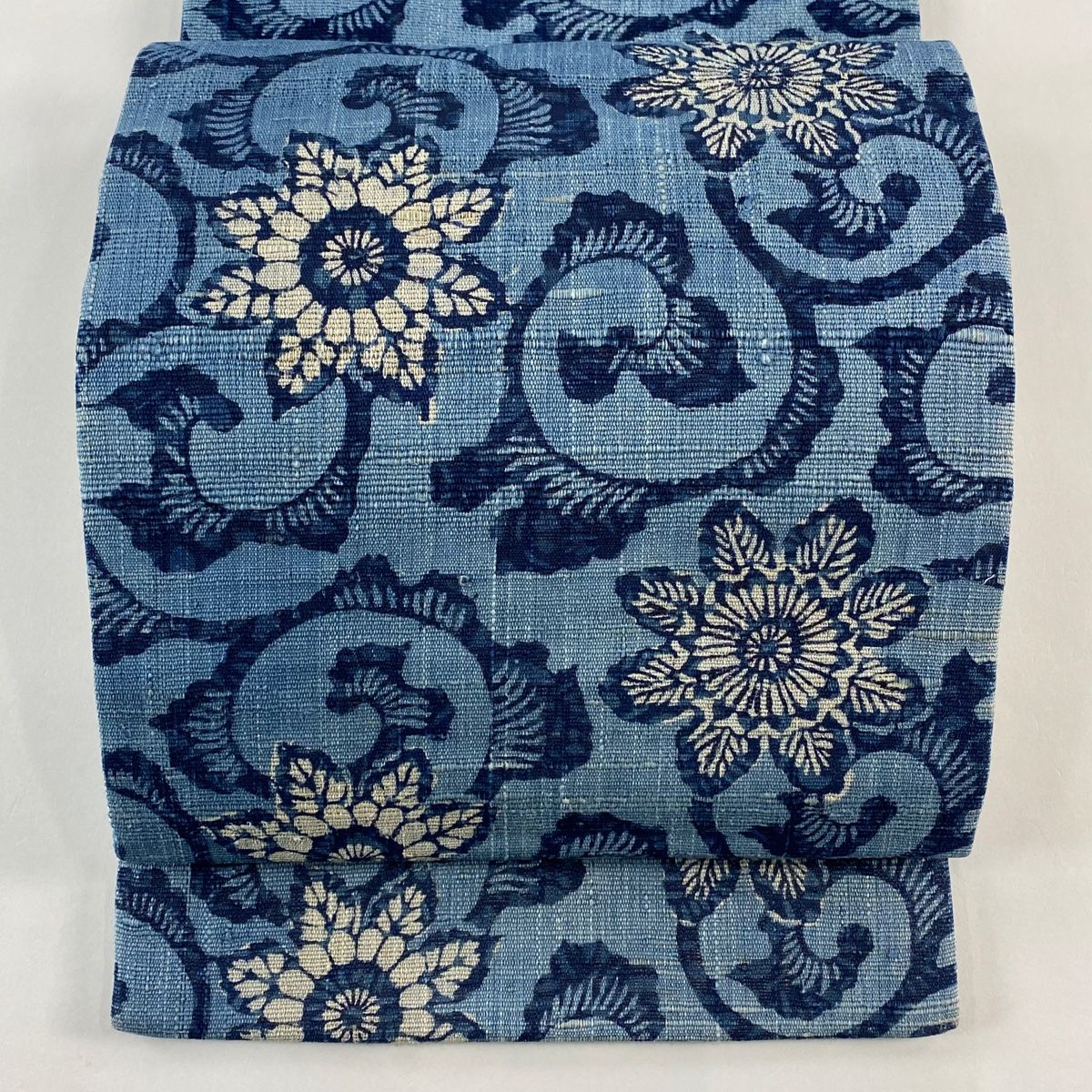 開き名古屋帯 秀品 花唐草 藍色 正絹