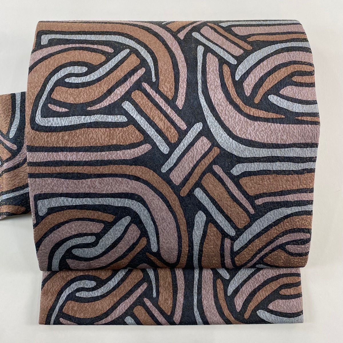 名古屋帯 秀品 幾何学模様 金糸 黒灰 正絹