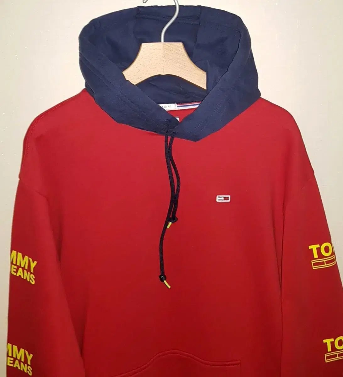 14万5千円 トミーヒルフィガー