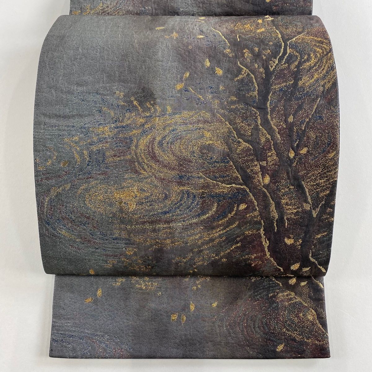 袋帯 秀品 樹木 水面 箔 灰紫 六通 正絹