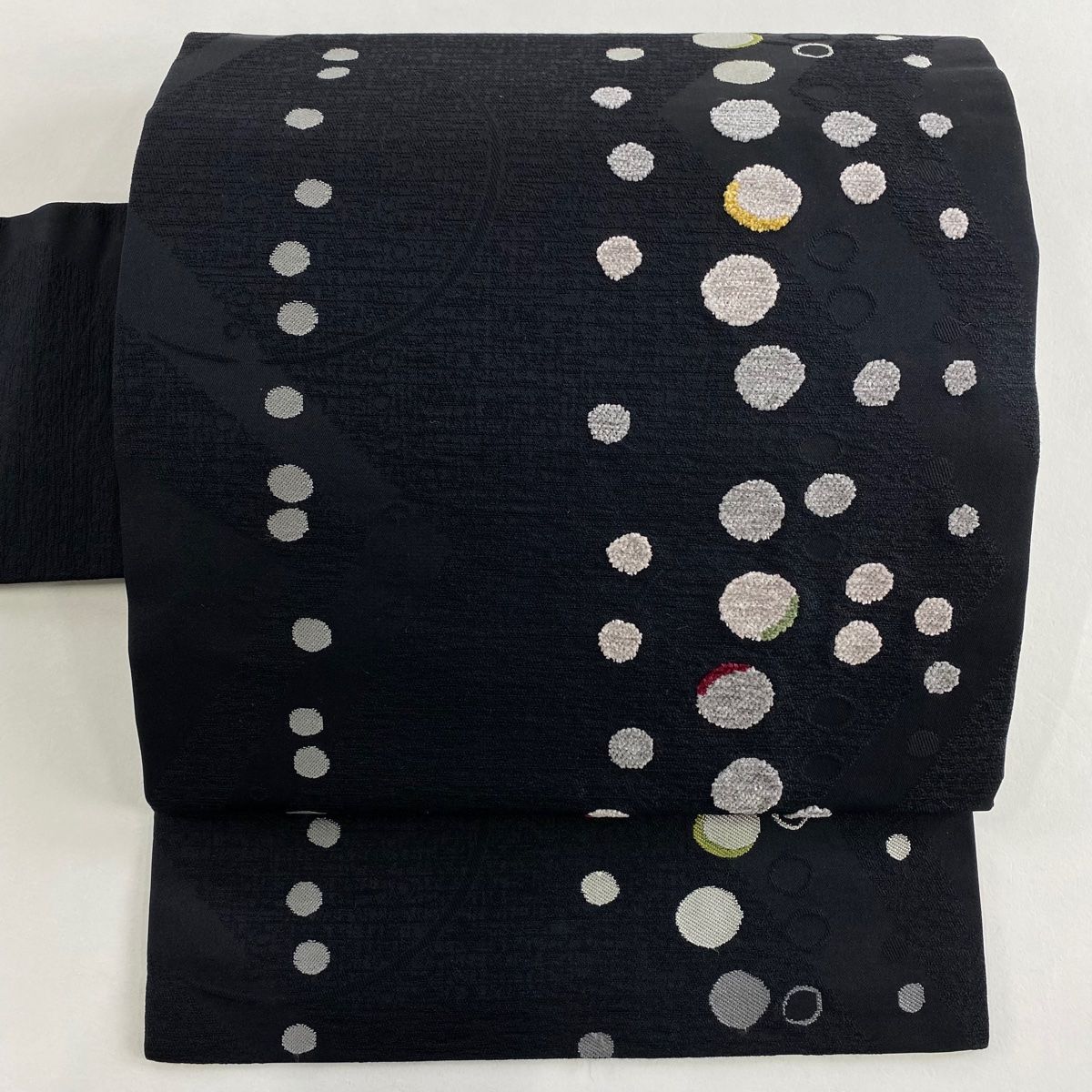 名古屋帯 秀品 幾何学 モール風 黒 正絹