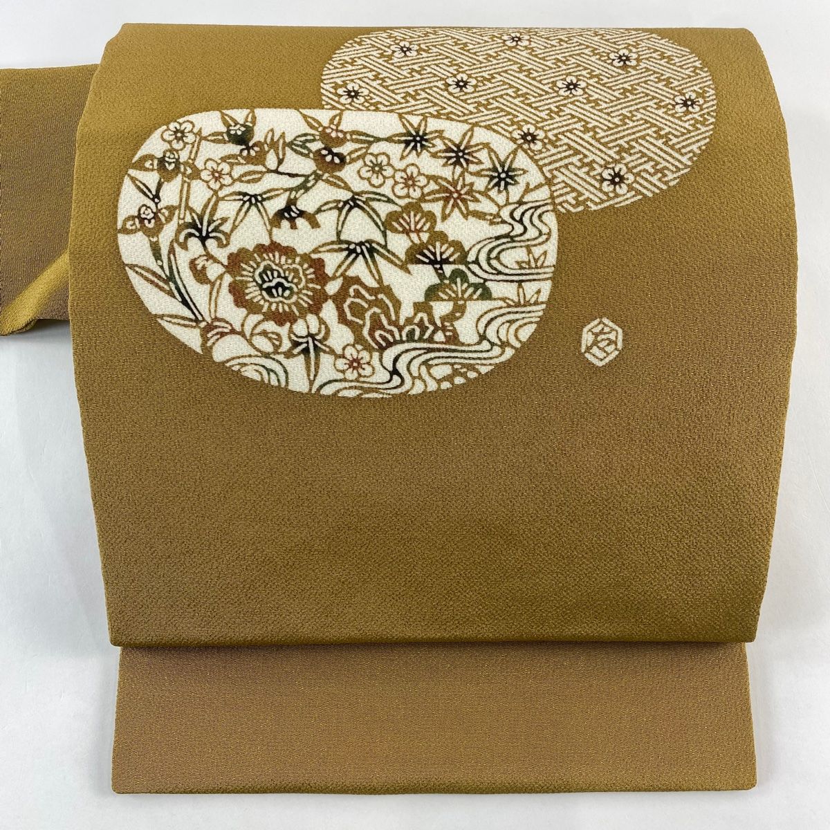 名古屋帯 秀品 松竹梅 紗綾形 縮緬 山吹茶色 正絹