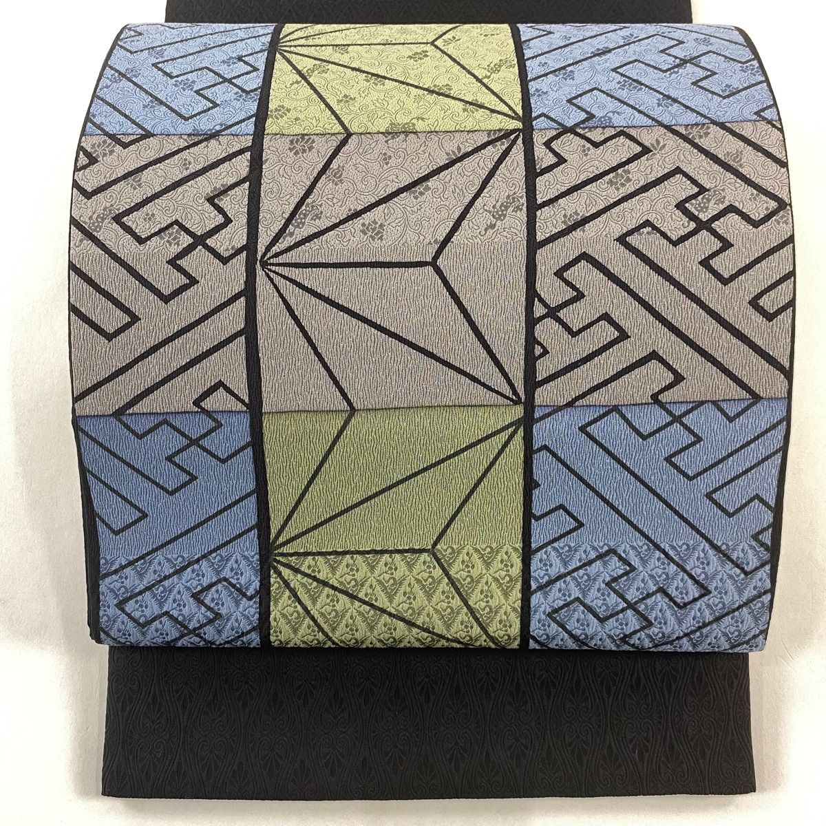 袋帯 秀品 紗綾形 花唐草 黒 お太鼓柄 正絹