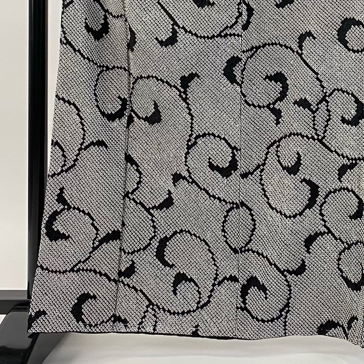 小紋 身丈164.5cm 裄丈63.5cm S 袷 名古屋帯セット 唐草 総絞り 黒 正絹 秀品