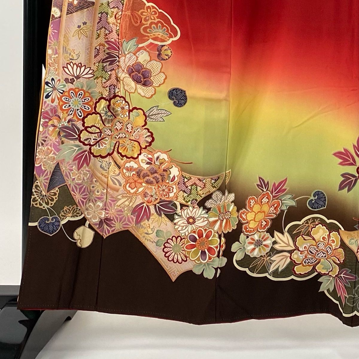 振袖 身丈161cm 裄丈67cm M 袷 袋帯フルセット 几帳 牡丹 金彩 ぼかし 赤 正絹 秀品