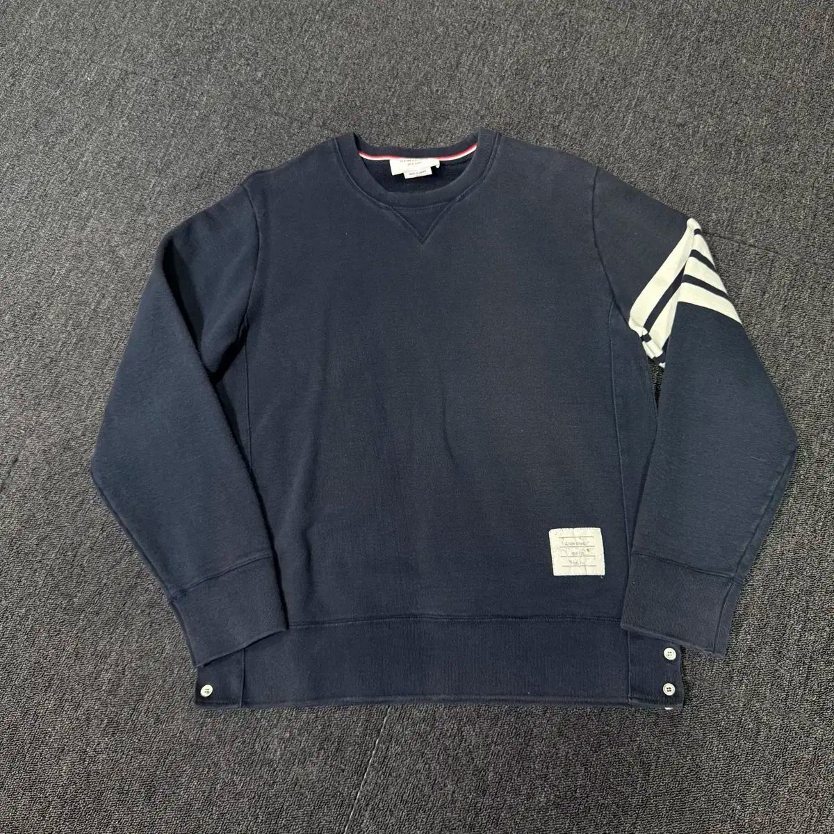 トム ブラウン 斜めボーダー 袖ストライプ スウェット