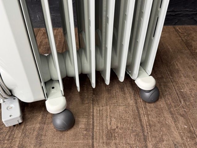 デロンギ オイルヒーター DeLonghi HJ0812 マニュアルモデル 1200W 最大10畳 暖房 冬物 514644 MARWIL-DEMENAGEMENTS_CH