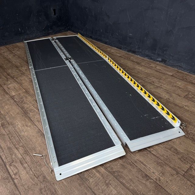 車椅子用 スロープ 折りたたみ 3つ折り 許容最大荷重240kg 滑り止め 車いす アルミスロープ 514650