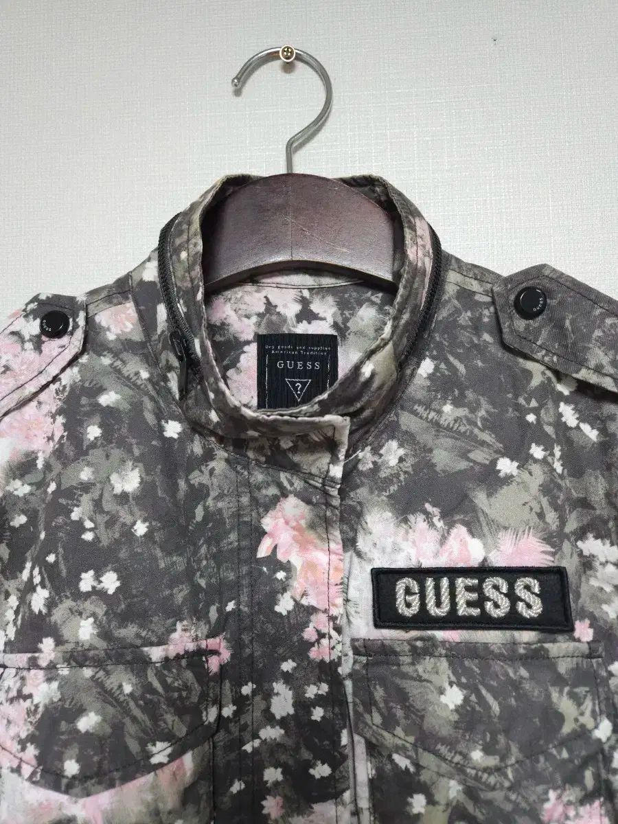 ゲス さくらんぼ フラワー マウンテンパーカー ジャケット 85 XS