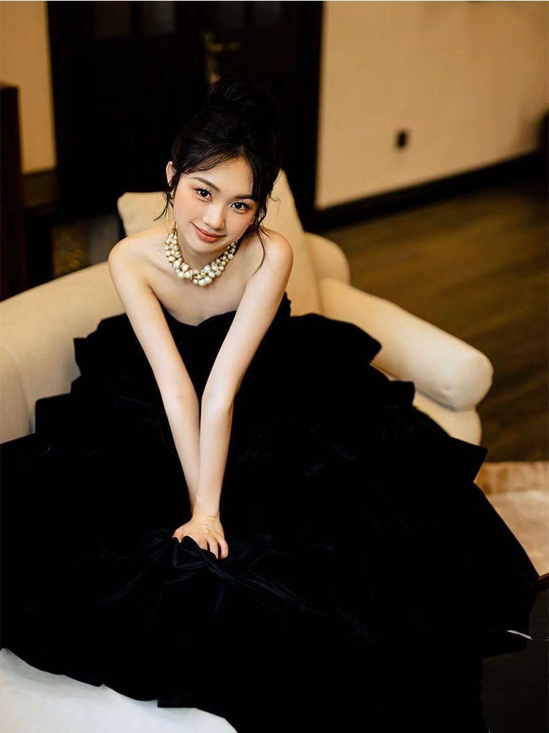 段々スカートのティアードドレス黒