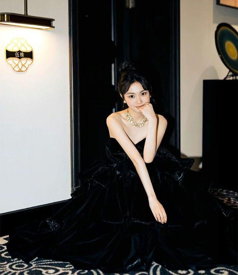 段々スカートのティアードドレス黒