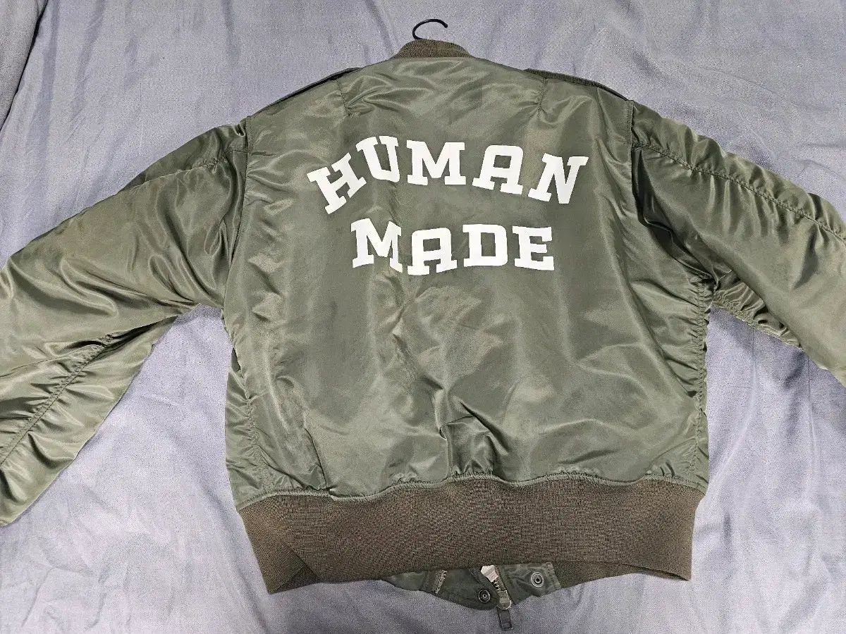 ジャケット オリーブ