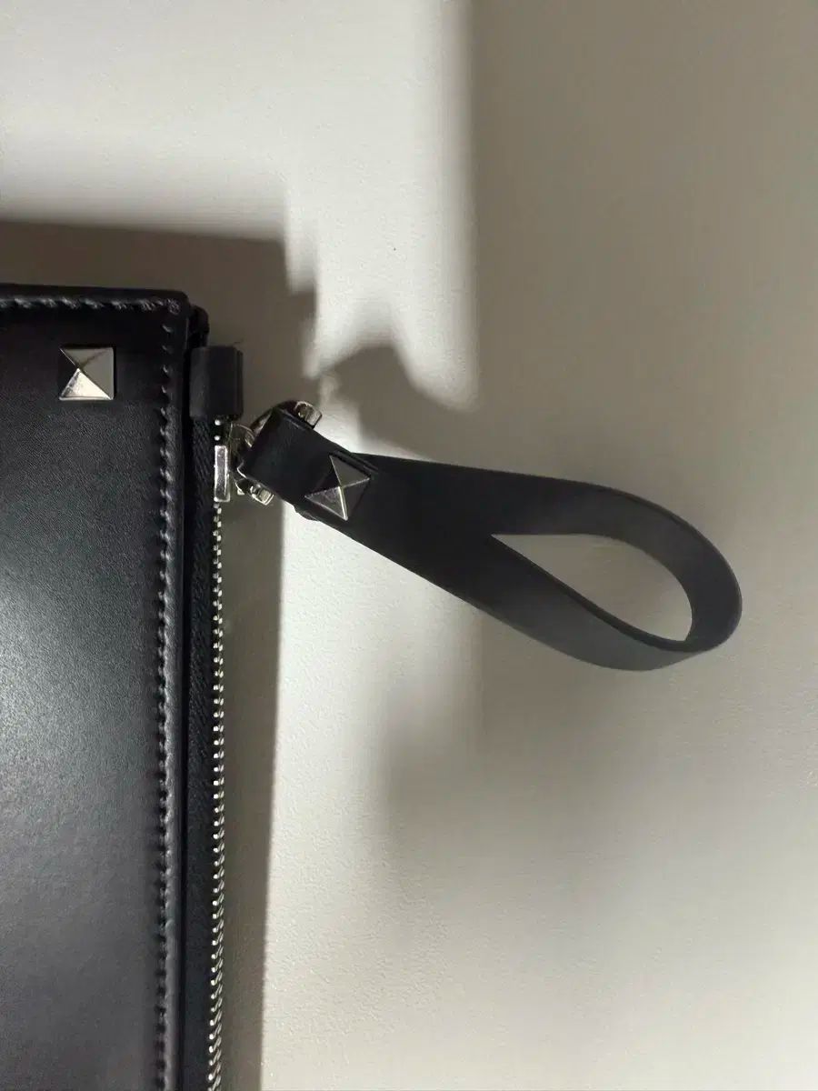 ヴァレンティノ VLTN ケース クラッチバッグ