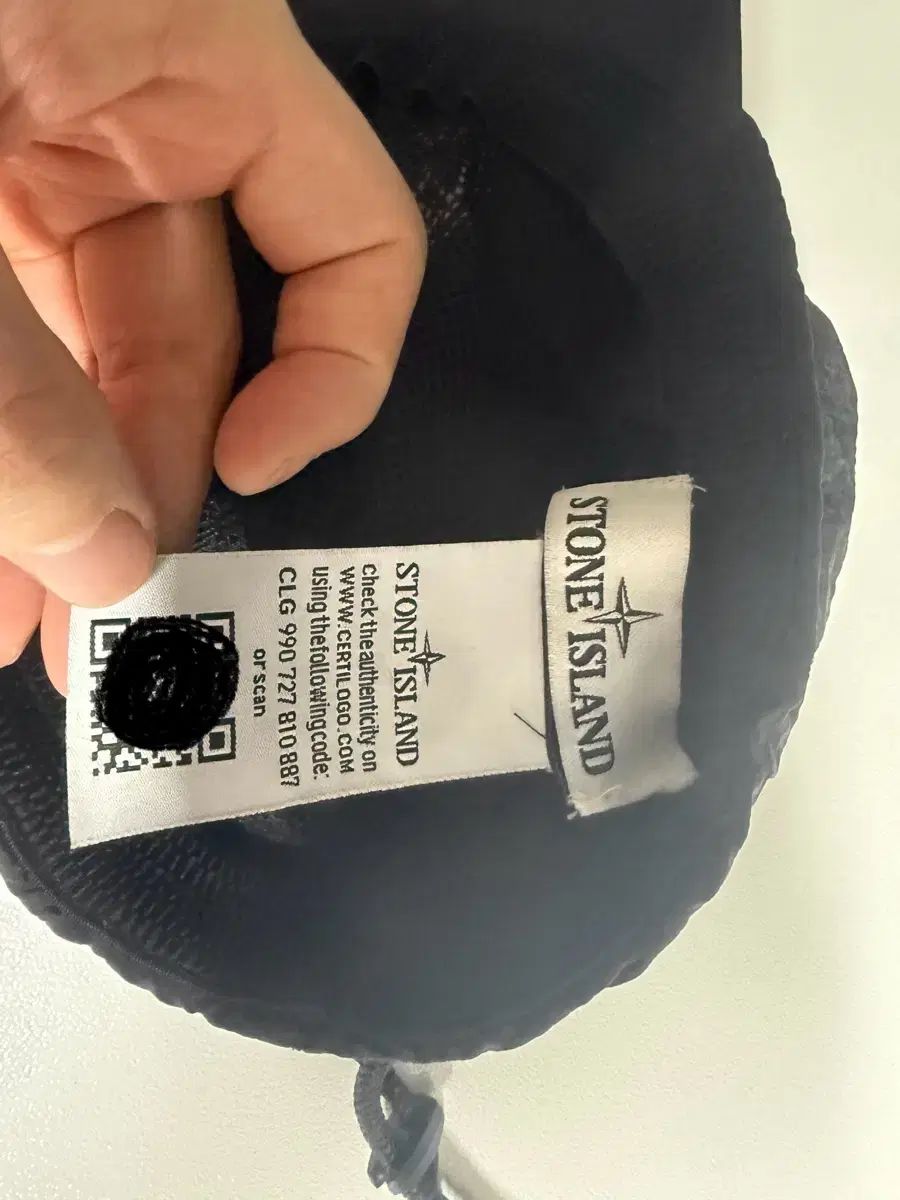 ストーンアイランド ナイロン 帽子